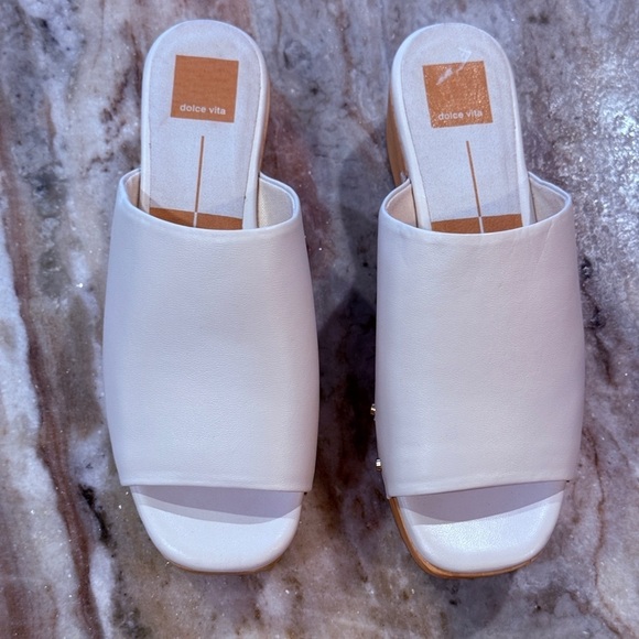 Women’s DOLCE VITA Dorado white leather wooden clog sandals- Size 7.5 - Picture 3 of 10